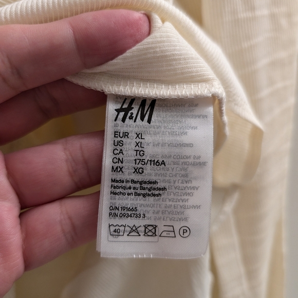 🎉3/$50🎉 H&M Turtle Neck Body Suit - Picture 7 of 8